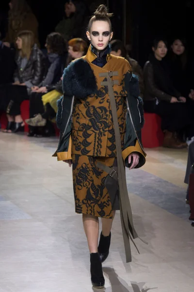 Look 2